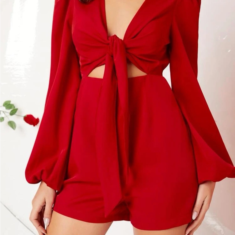 Knot Detail Cut Out Romper - Picture 6 of 6